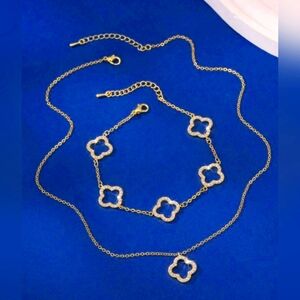 Clover Flower Necklace and Bracelet Set. Adjustable, New